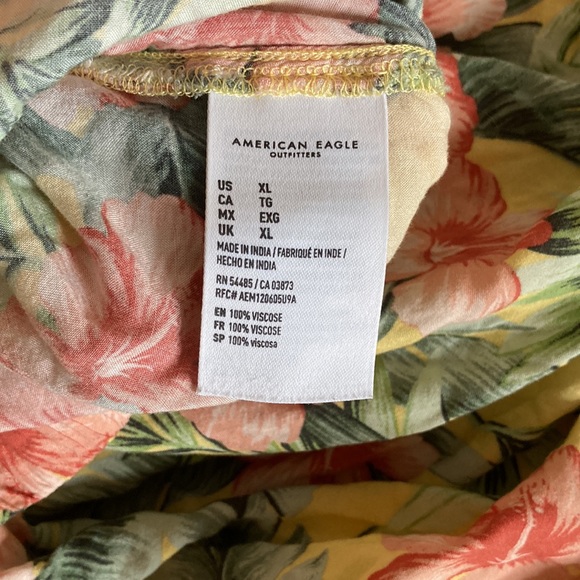 AE Hawaiian Button Down Shirt - Picture 2 of 8